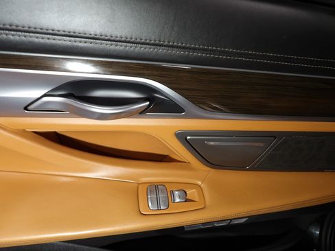 Used 2016 BMW 750i xDrive image 13