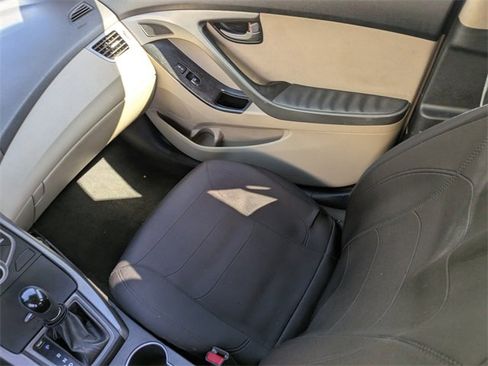 Used 2016 Hyundai Elantra SE w/ Option Group 02 image 15