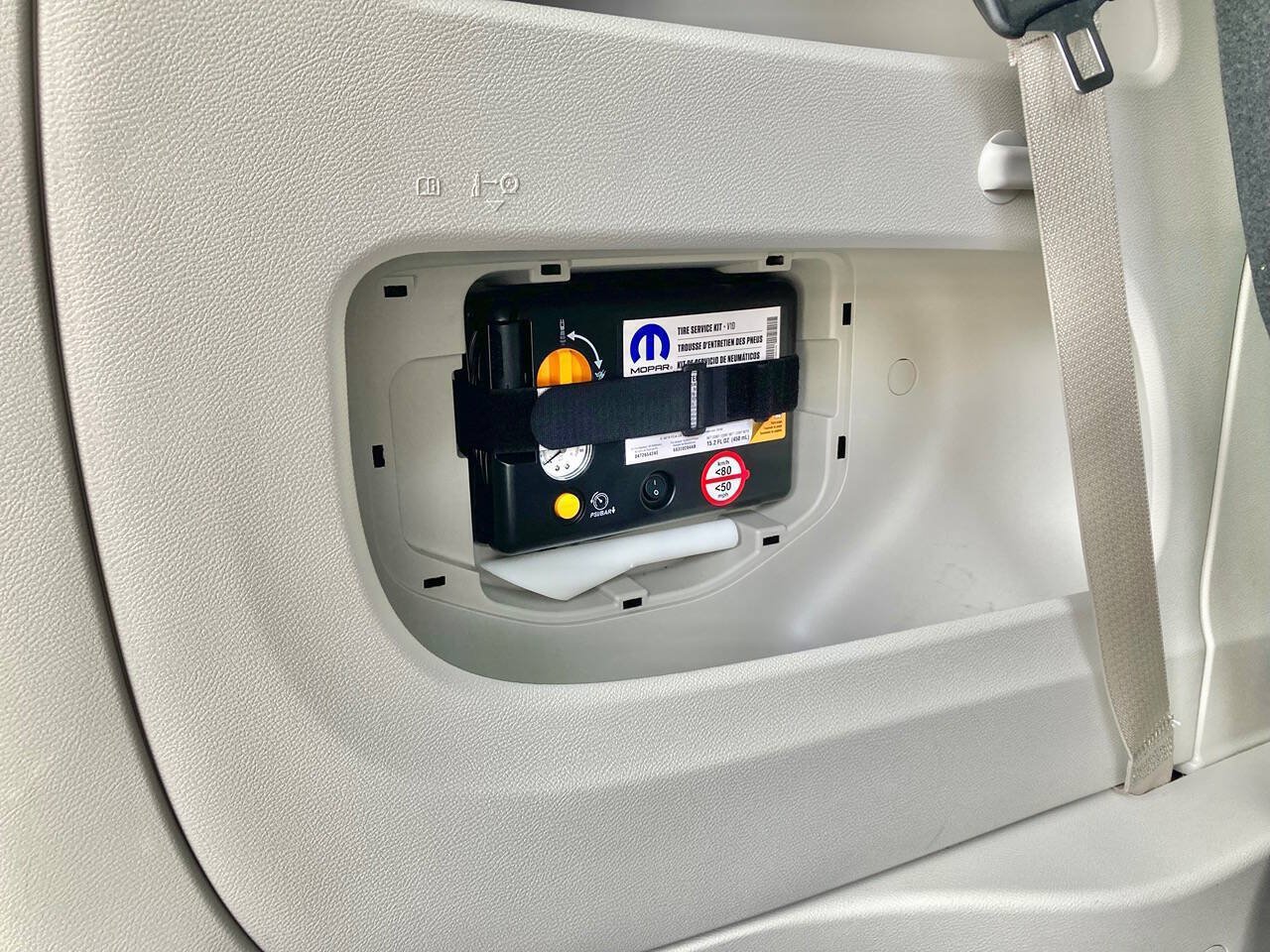 Used 2020 Chrysler Pacifica Touring-L FWD image 39