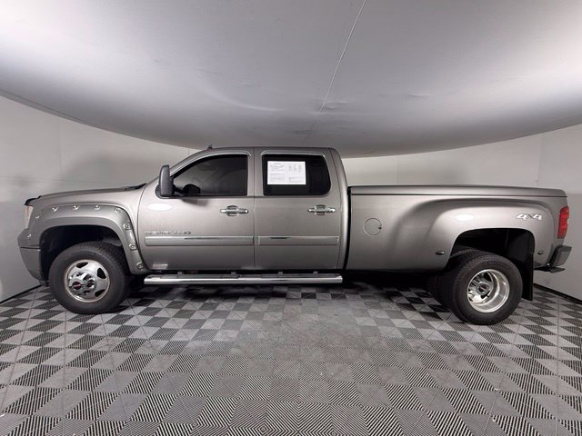Used 2013 GMC Sierra 3500 Denali AWD/4WD image 3