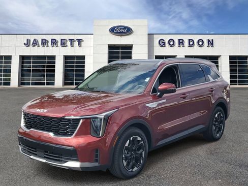 Used 2025 Kia Sorento S w/ Panoramic Sunroof Package FWD image 2