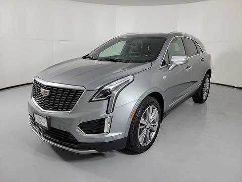 Certified 2024 Cadillac XT5 Premium Luxury AWD/4WD image 2