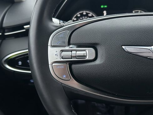 Used 2022 Genesis GV70 2.5T w/ Advanced Package image 9