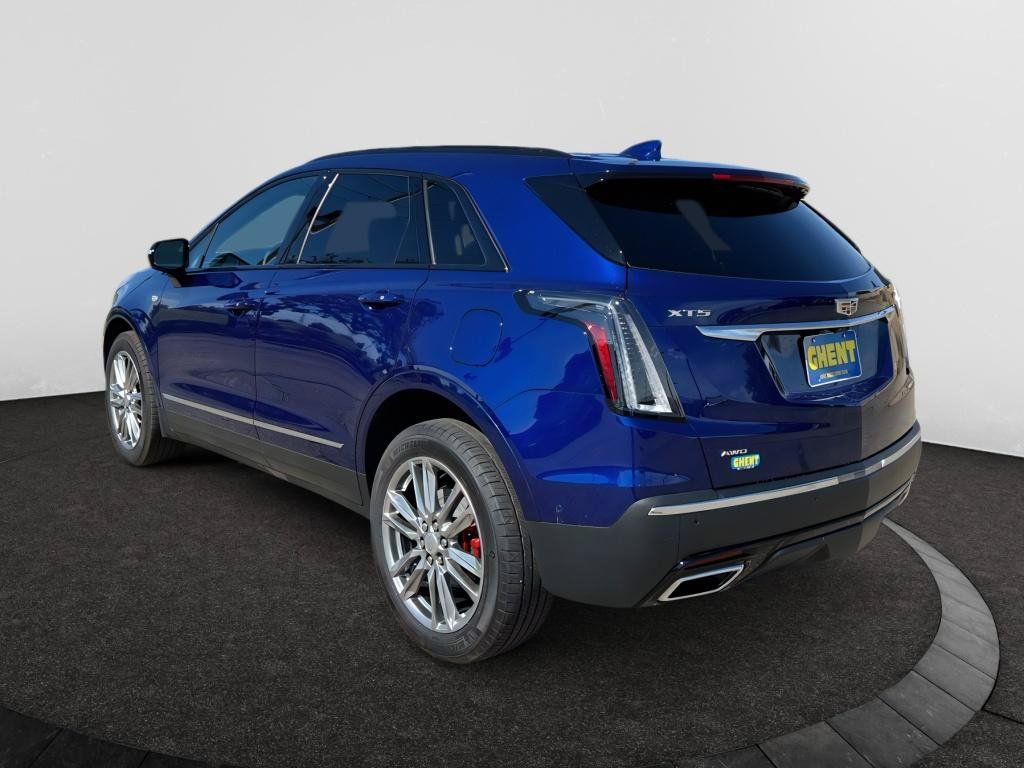 Certified 2026 Cadillac XT5 Sportv w/ LPO, Floor Liner Package AWD/4WD image 8