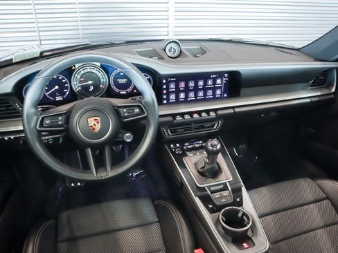 Used 2022 Porsche 911 Carrera 4S image 21