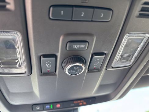 Used 2022 Chevrolet Suburban Z71 w/ Z71 Off-Road Package image 25