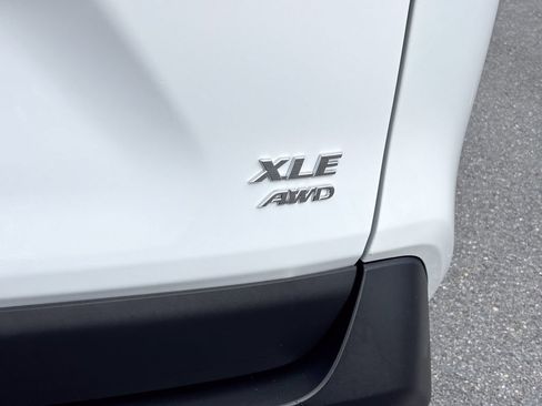 Used 2025 Toyota RAV4 XLE AWD/4WD image 14