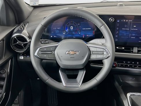 New 2026 Chevrolet Equinox LT w/ Convenience Package II FWD image 11