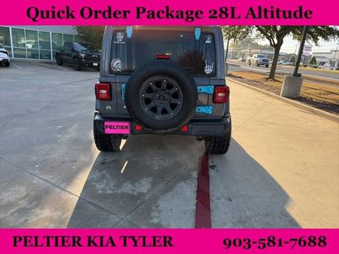 Used 2020 Jeep Wrangler Unlimited Sahara image 10