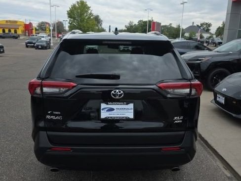 Used 2025 Toyota RAV4 XLE AWD/4WD image 4