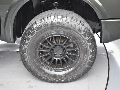 Used 2019 Nissan Titan PRO-4X w/ Pro-4x Convenience Package AWD/4WD image 32