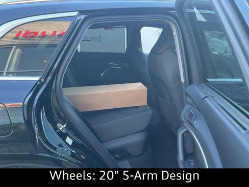 New 2025 Audi Q5 Prestige image 28