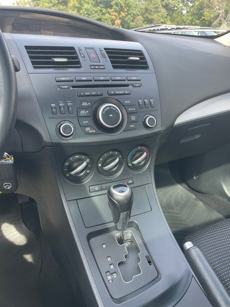 Used 2012 MAZDA MAZDA3 i Touring FWD image 13