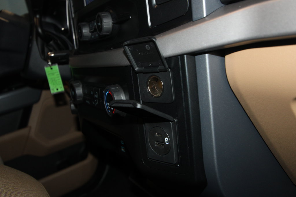 Used 2023 Ford F150 XLT AWD/4WD image 24