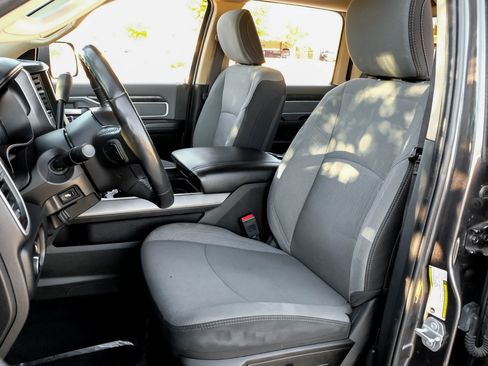 Used 2019 RAM 2500 Big Horn image 28