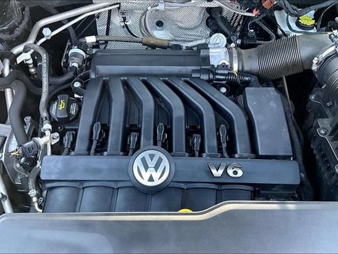 Used 2023 Volkswagen Atlas Cross Sport SEL Premium R-Line AWD/4WD image 34