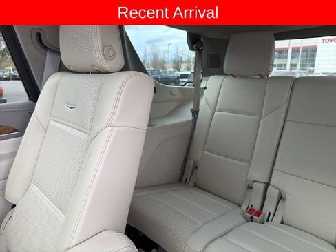 Used 2022 Cadillac Escalade Premium Luxury Platinum image 4