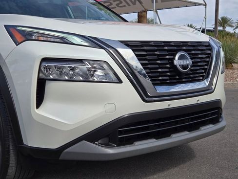 Certified 2023 Nissan Rogue SV FWD image 2