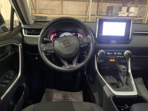 Used 2023 Toyota RAV4 LE AWD/4WD image 17