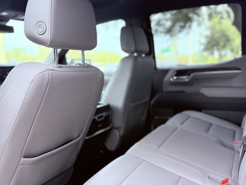 Used 2024 GMC Sierra 1500 SLT w/ SLT Premium Plus Package image 30