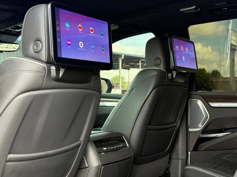 Used 2025 Cadillac Escalade Sport Platinum AWD/4WD image 24
