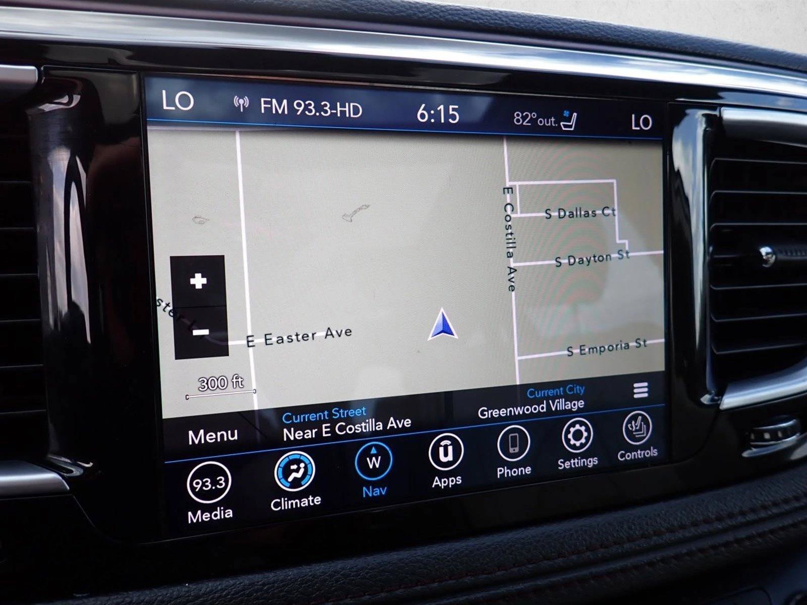 Used 2020 Chrysler Pacifica Limited FWD image 24