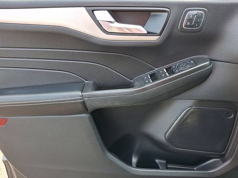 Used 2021 Ford Escape SEL w/ Technology Package FWD image 16
