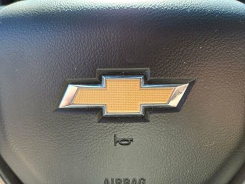 Used 2019 Chevrolet Silverado 1500 LT AWD/4WD image 32