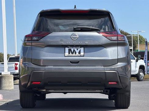 New 2026 Nissan Rogue SV FWD image 5