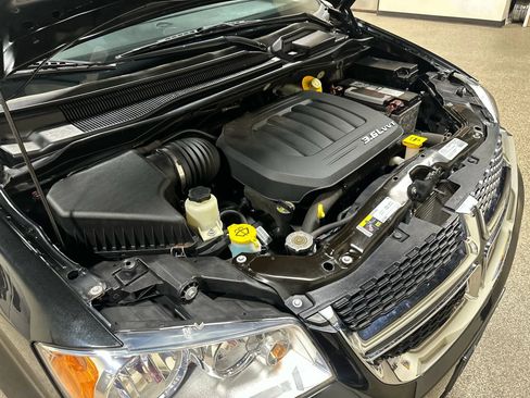 Used 2018 Dodge Grand Caravan SE w/ UConnect Hands-Free Group image 50