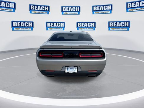 Used 2018 Dodge Challenger R/T RWD image 7