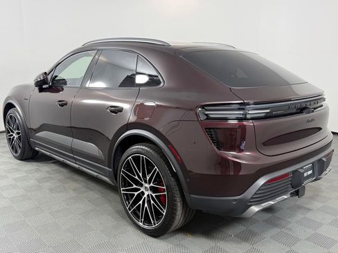 Certified 2025 Porsche Macan Turbo Electric AWD/4WD image 3