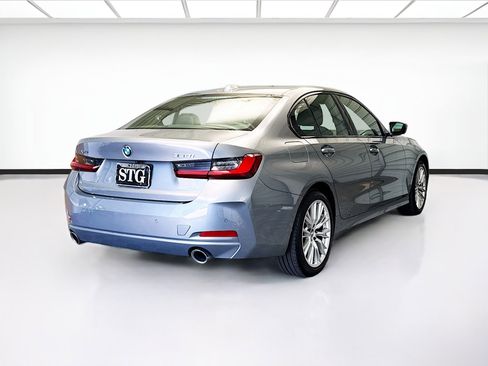 Used 2023 BMW 330i xDrive Sedan w/ Convenience Package image 4