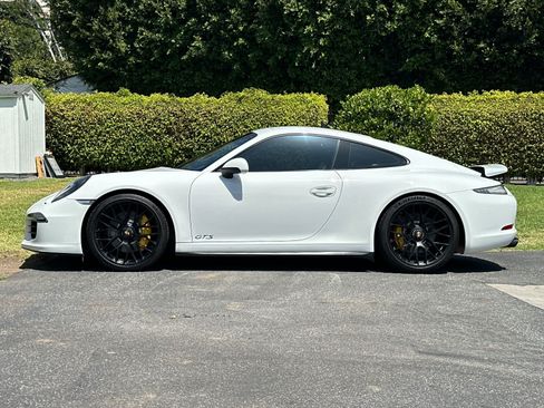 Used 2016 Porsche 911 Carrera GTS RWD image 2