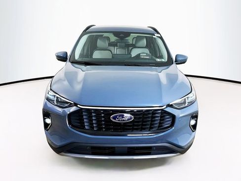 Used 2023 Ford Escape Platinum w/ Premium Technology Package FWD image 2