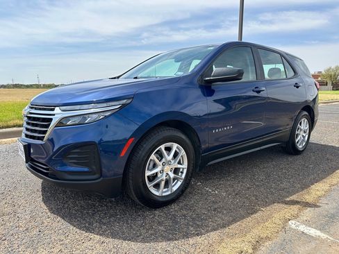 Used 2022 Chevrolet Equinox LS image 1