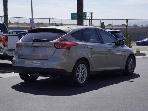 Used 2015 Ford Focus SE FWD image 4