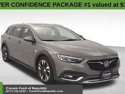 Used 2018 Buick Regal Essence w/ Driver Confidence Package #1