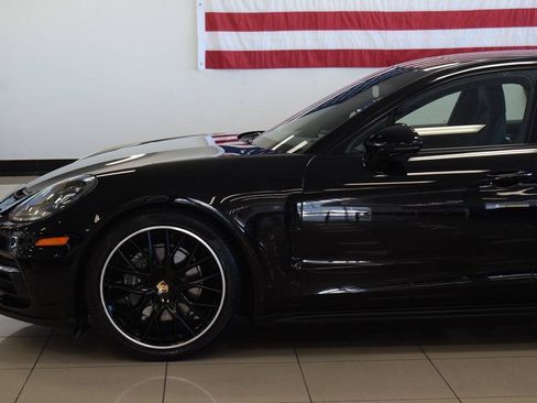 Used 2018 Porsche Panamera 4 AWD/4WD image 26