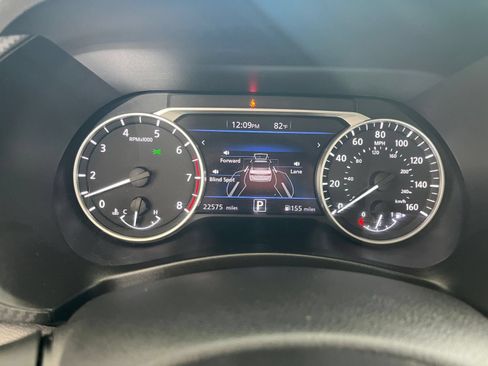 Used 2025 Nissan Sentra SV FWD image 38