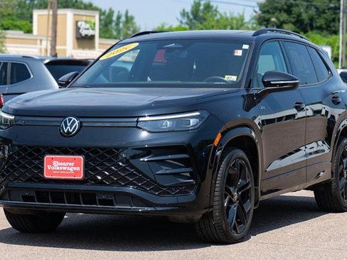 Used 2026 Volkswagen Tiguan SE R-Line w/ Tiguan Adventure Package AWD/4WD image 2