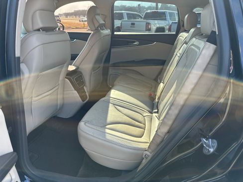 Used 2016 Lincoln MKX Reserve w/ Climate Package image 31