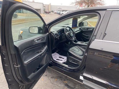 Used 2024 Ford Edge Titanium image 10