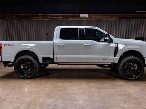 Used 2026 Ford F250 Platinum image 11