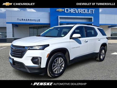 Certified 2024 Chevrolet Traverse LT w/ Rear Camera Mirror Package image 1