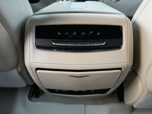 Used 2024 Cadillac Escalade ESV Sport Platinum w/ LPO, ONYX Package AWD/4WD image 39