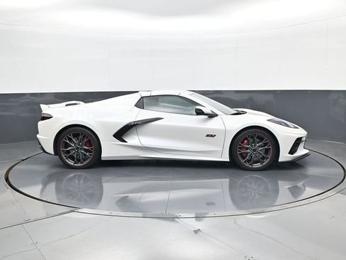 Used 2023 Chevrolet Corvette Stingray Premium Conv w/ Z51 Performance Package RWD image 4
