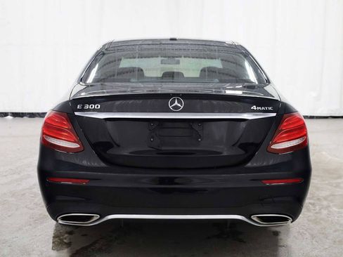 Used 2017 Mercedes-Benz E 300 4MATIC image 7