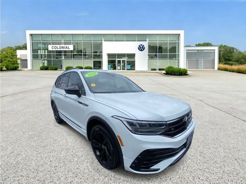Certified 2023 Volkswagen Tiguan SE R-Line AWD/4WD image 7