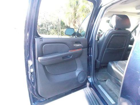 Used 2008 Chevrolet Suburban LTZ w/ LTZ Preferred Equipment Group image 29